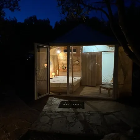 Bungalows * Νέα Μουδανιά